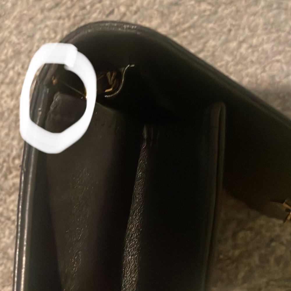 Authentic Chanel - Picture 14 of 14